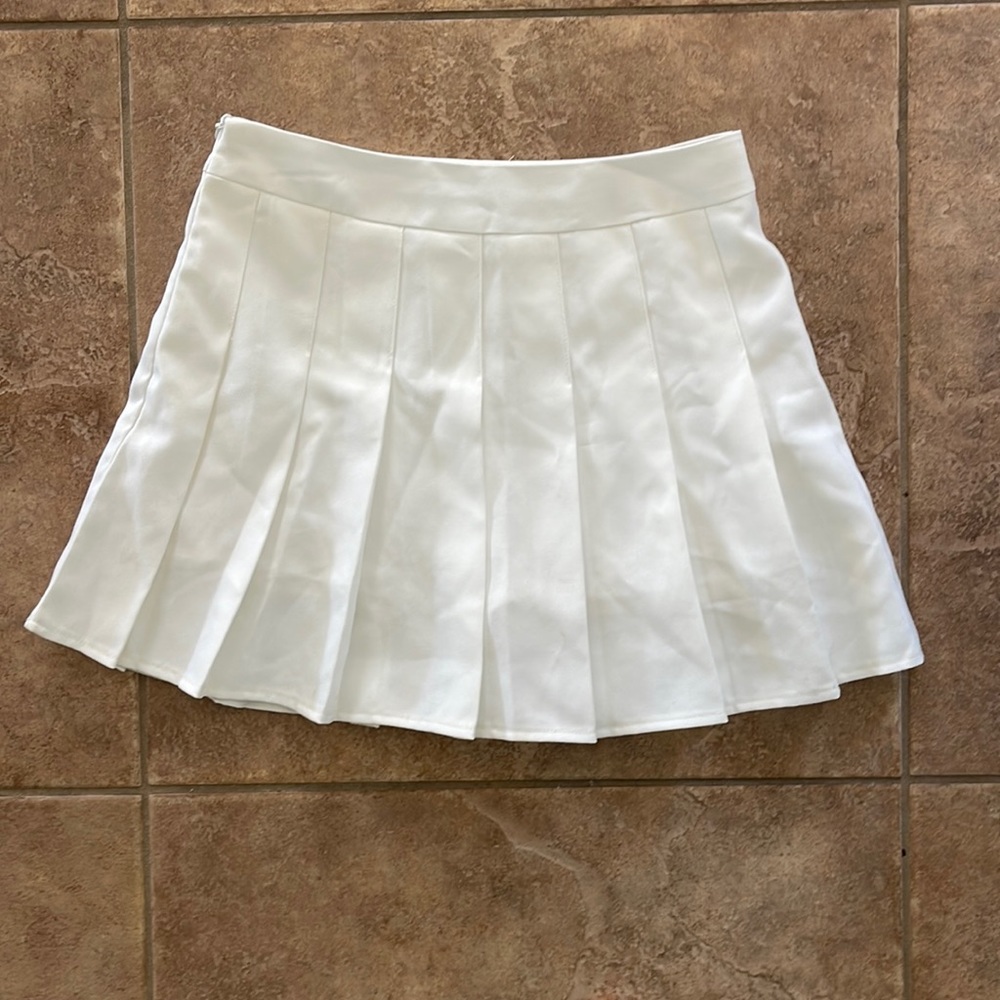 not sure what brand but it is a size Medium